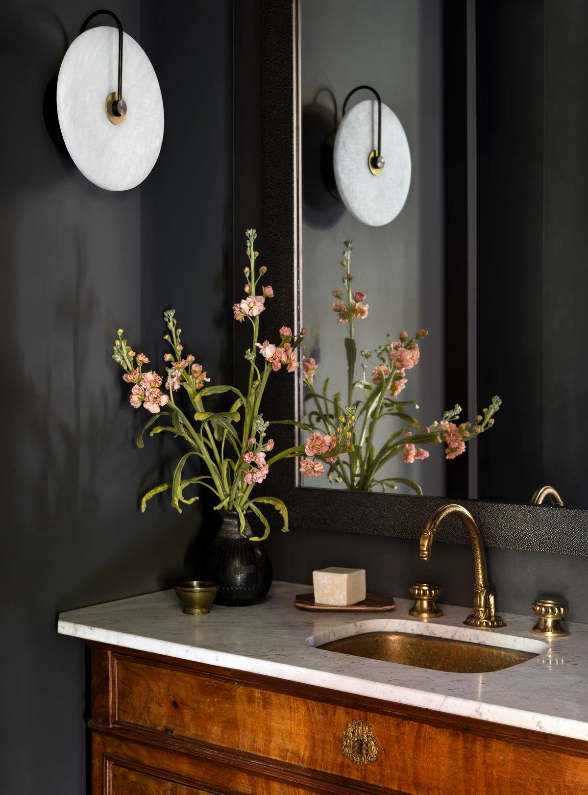 Antonia Slim Alabaster Wall Sconce