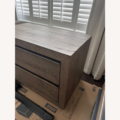 Oak 2-Drawer Nightstand